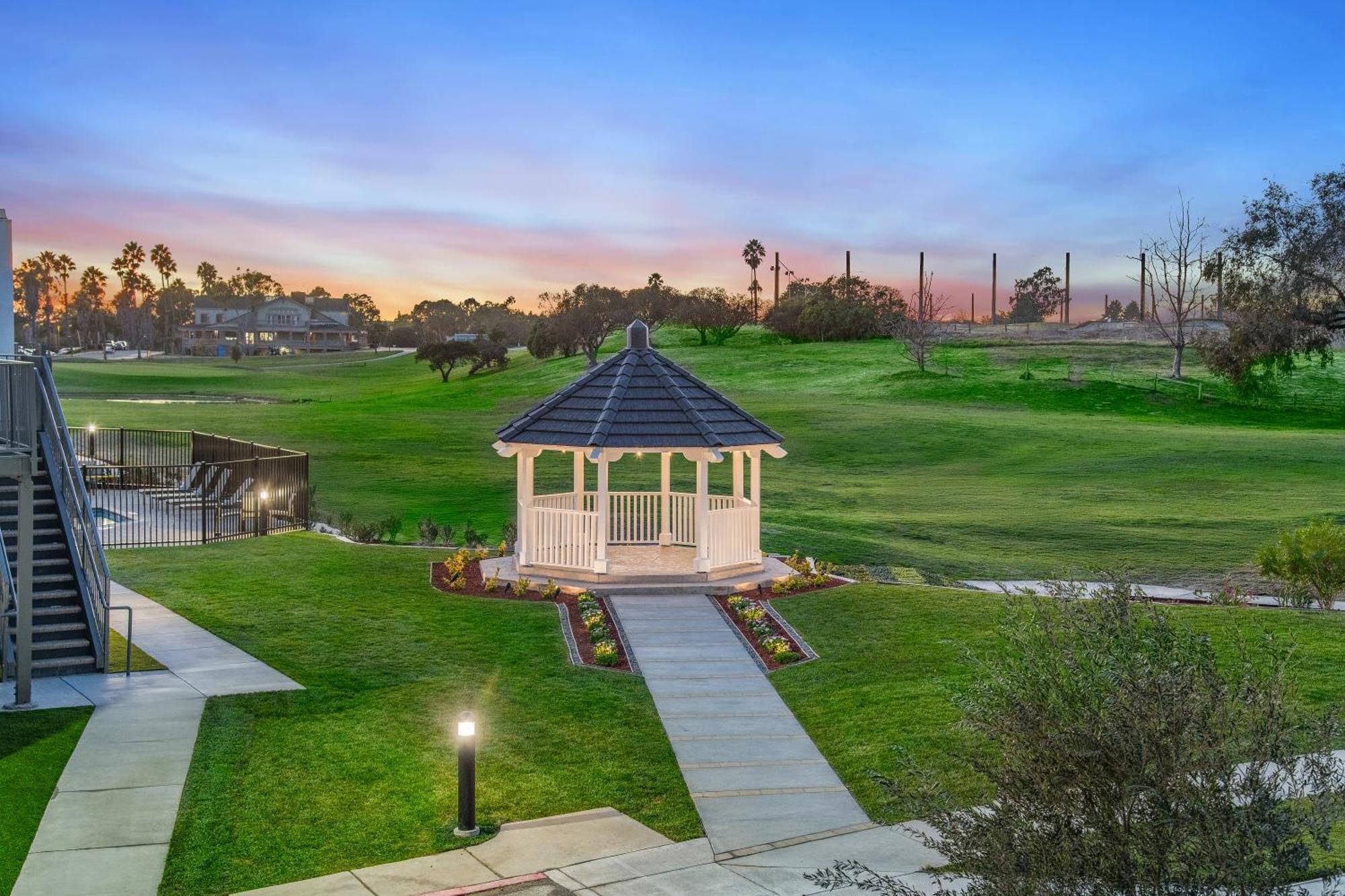 Staybridge Suites Oxnard - River Ridge By Ihg Exterior foto