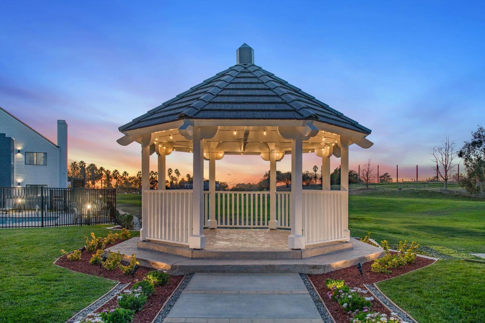 Staybridge Suites Oxnard - River Ridge By Ihg Exterior foto