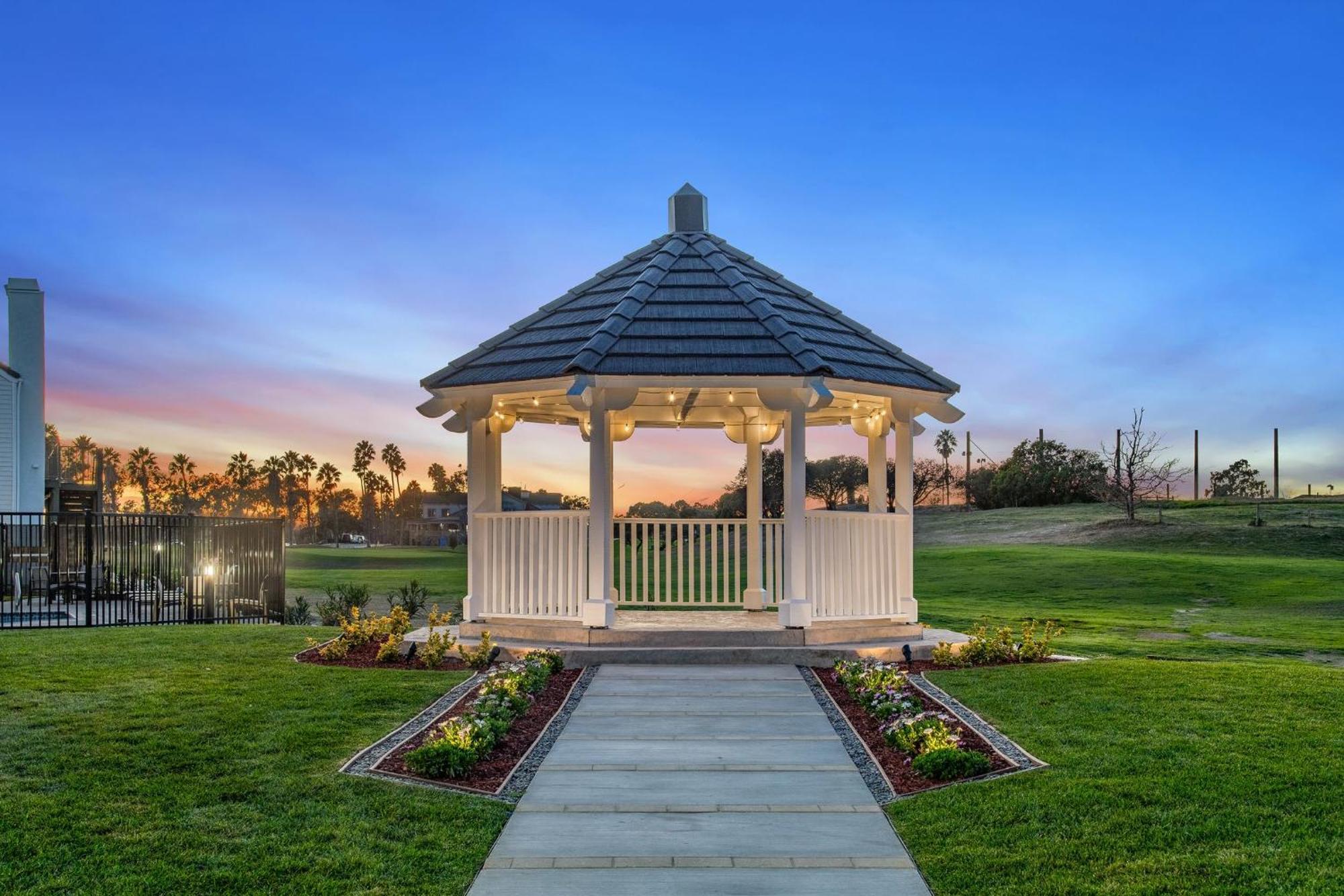 Staybridge Suites Oxnard - River Ridge By Ihg Exterior foto