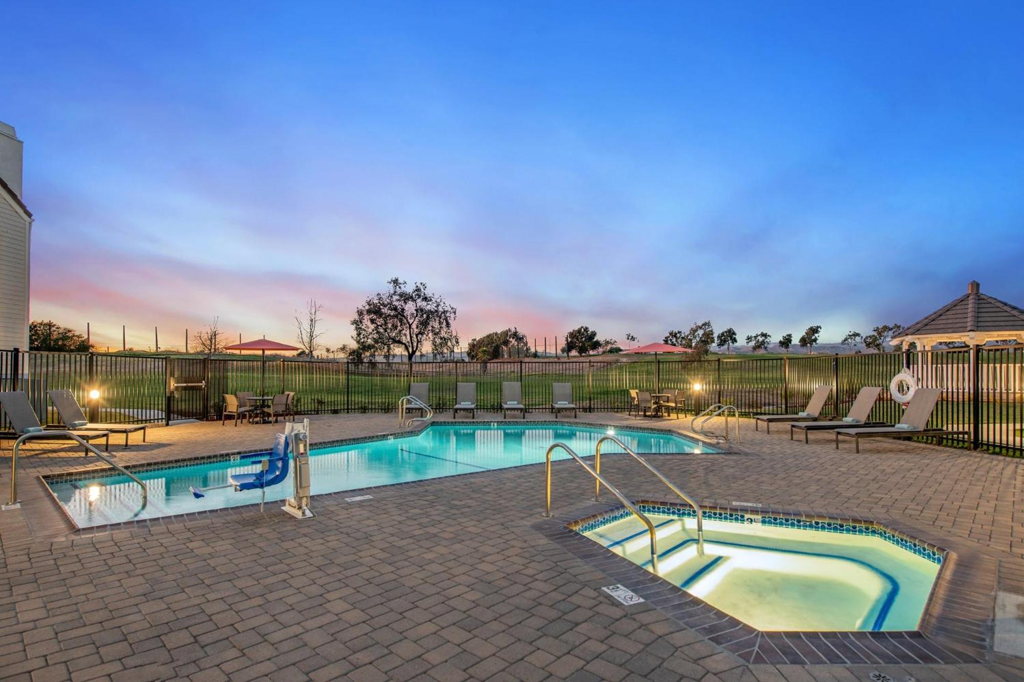 Staybridge Suites Oxnard - River Ridge By Ihg Exterior foto